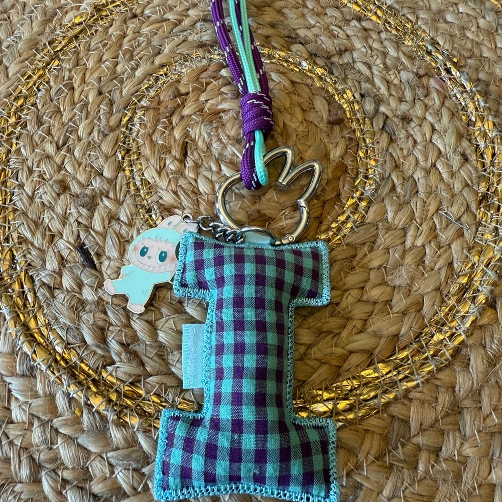 Pop mart I keychain